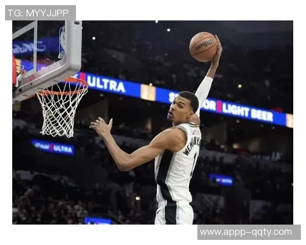 阿伦勇战文班全场高效发挥砍下27分10篮板2抢断展现实力